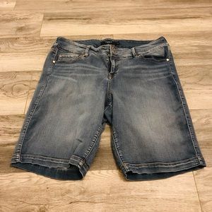 Torrid Bermuda Denim Shorts Size 20